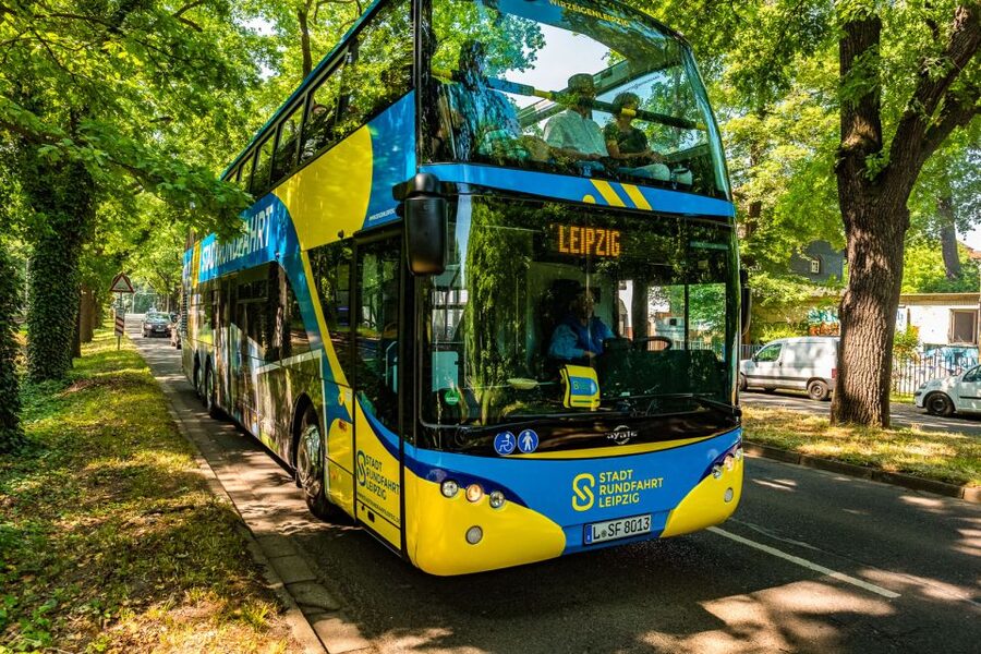 Leipzig: 1-Day Hop-On Hop-Off Bus and Leipzig Zoo Ticket - 2-in-1 value: bus touring plus Leipzig Zoo tickets in one pass