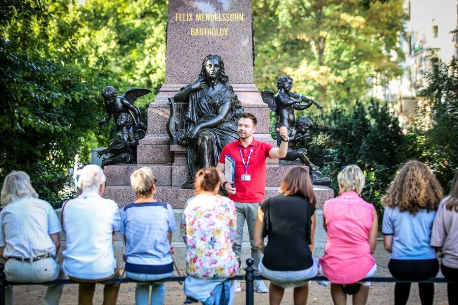 Leipzig: 2-Hour Guided Walking Tour in German - Specks Hof Arcade, Naschmarkt, and the Old Exchange