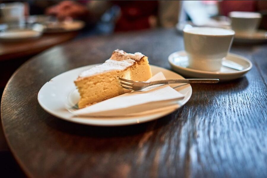 Leipzig: 3 dangerously delicious hours in Eisenbahnstraße - German-Language Guide and Group Energy That Actually Helps