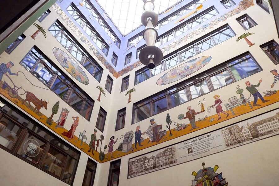 Leipzig: Courtyards, Houses, Trade - Passage Tour in German - Two hours of walking: how to plan your day around it