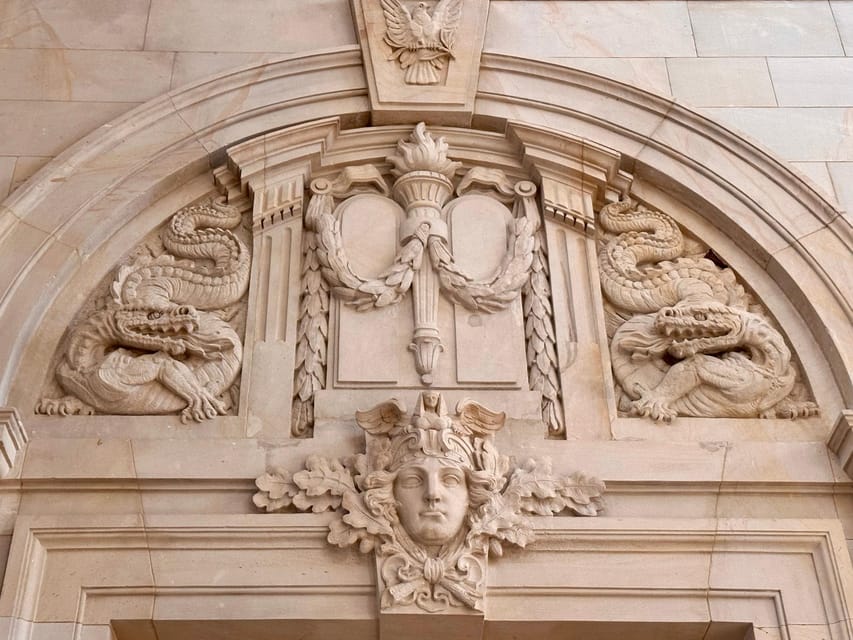 Leipzig: Guided tour of the Federal Administrative Court - Ancestral Gallery of Judges: Tradition, Authority, and a Human Scale