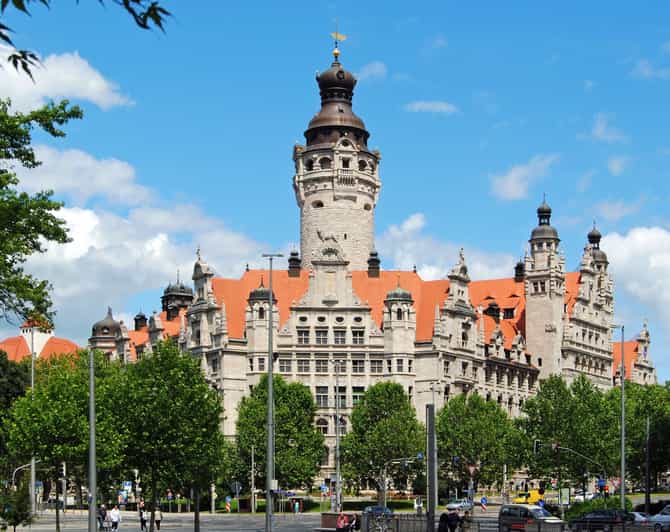 Leipzig: Guided tour through the New Town Hall - From castle foundations to a city hall in 1905