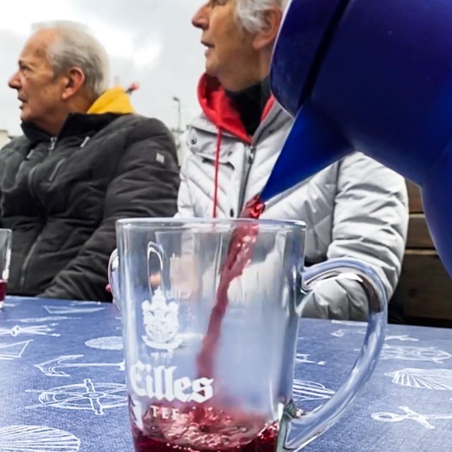 Leipzig: Mulled Wine Motorboat Tour - Palmengartenwehr flood protection: where engineering meets waterfront life