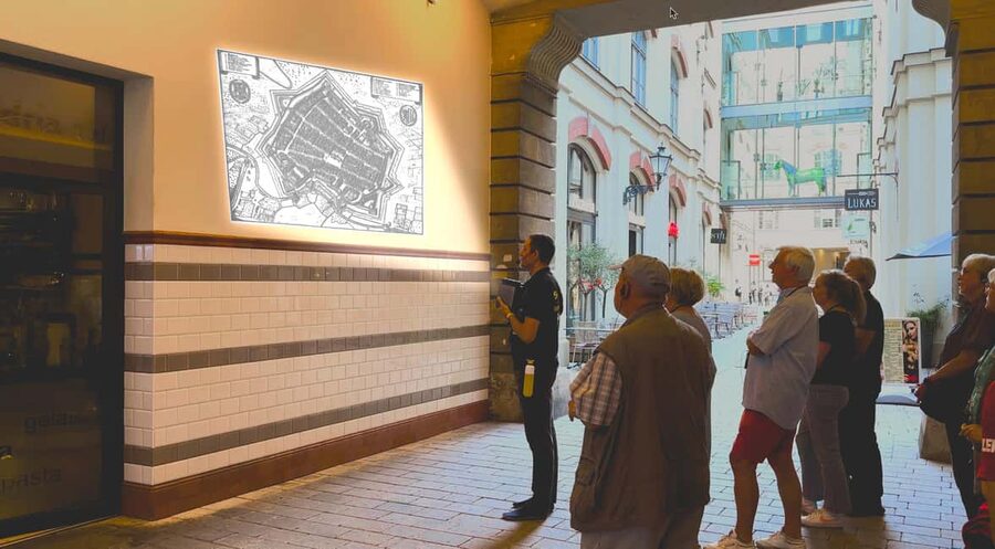 Leipzig: Old Town Tour - innovative & entertaining - Why a projector on old streets actually works