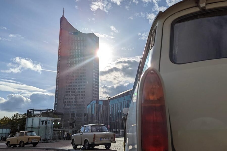 Leipzig: Trabant Rental for your very own tour - Getting Comfortable Fast: The Trabi Driving Briefing