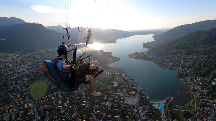 Lenggries: Tandem Paragliding Flight - Taking off above the Isar Valley, what it actually feels like