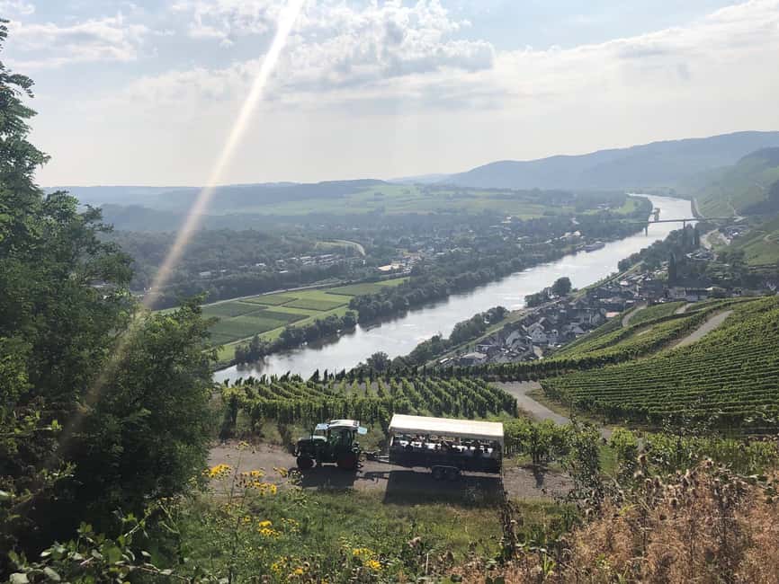 Lieser: Covered wagon ride, the rolling wine tasting with picnic basket - Your wine pours and picnic basket: the fun part you plan around