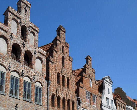 Lübeck: Classic Tour of the Hanseatic City - Entering Lübeck: why Seven Spires still matters