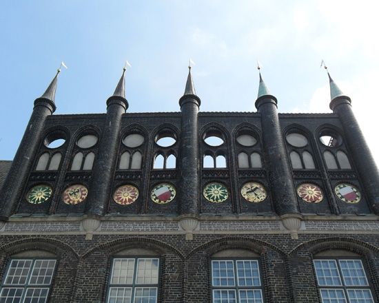 Lübeck: Classic Tour of the Hanseatic City - 90 minutes, private group up to 6, and what $259 really means