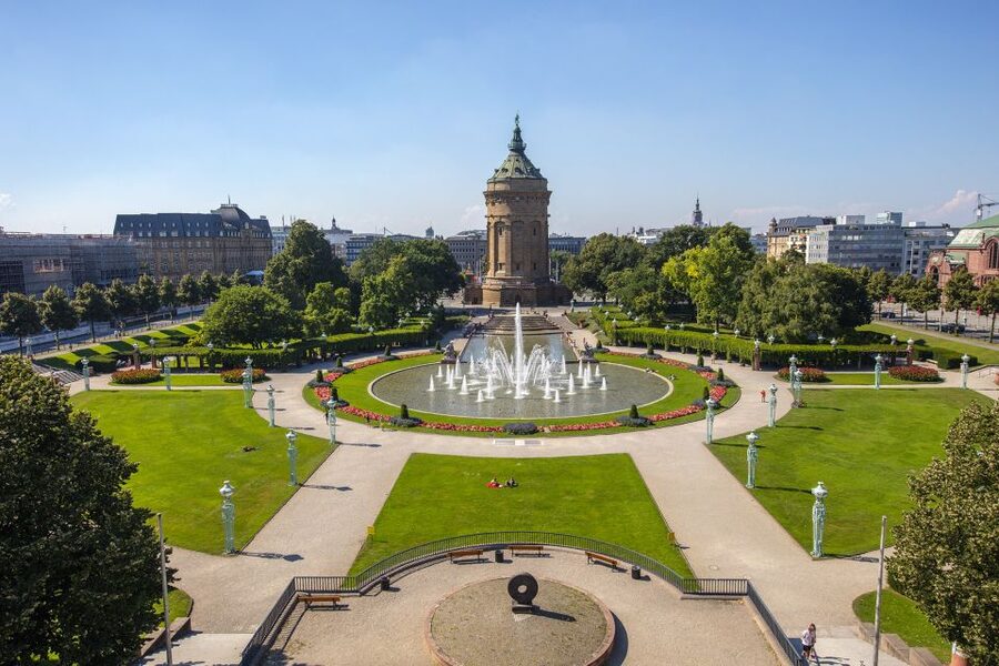Mannheim, guided Walking Tour: Discover Mannheim - Starting in the Baroque palace courtyard