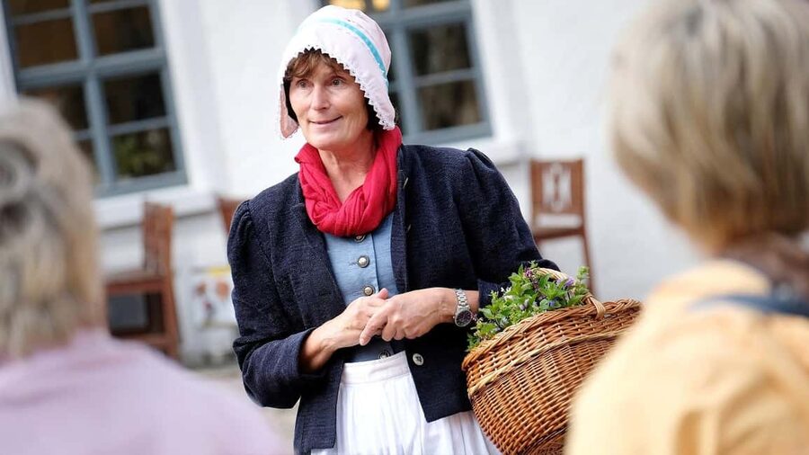 Meißen: Guided Walking Tour 'Romantic Evening Stroll' - A Bürgerfrau-led walk that makes Meissen feel like a story