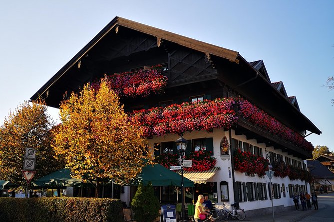 Mike's Neuschwanstein & Linderhof Private Tour from Munich - Munich pickup to Alpine viewpoints: what that drive time buys you