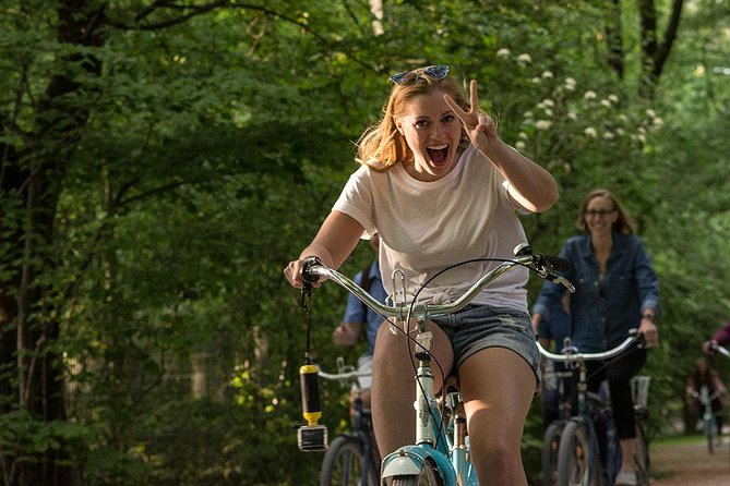 Mini Classic Bike Tour @ 4pm incl. Beer Garden & Surfers 2,5 hrs - Key points to know before you go