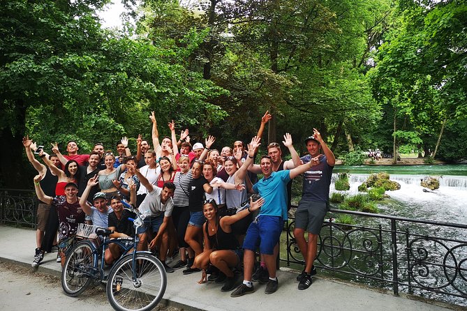 Mini Classic Bike Tour @ 4pm incl. Beer Garden & Surfers 2,5 hrs - Chinesischen Turm biergarten stop: order your Bavarian classics