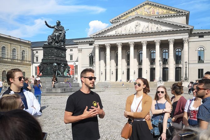 Mini Classic Bike Tour @ 4pm incl. Beer Garden & Surfers 2,5 hrs - Haus der Kunst and Isartor: final landmarks without dragging