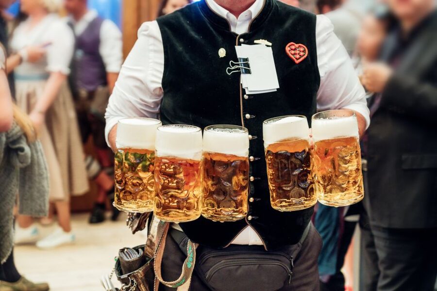 München: Oktoberfest Experience and Lunch in Tent - Reserved Beer Tent Time With 2 Liters Included