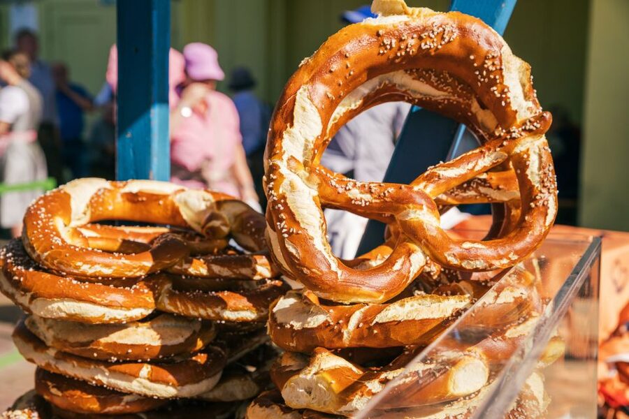 München: Oktoberfest Experience and Lunch in Tent - Pretzel and Snack Board: How to Pace Yourself Like a Local