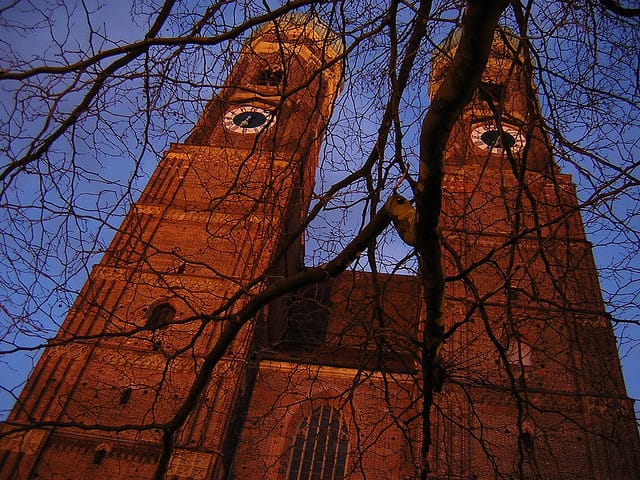 Munich: 3-Hour Culinary Nightwatch Tour - Munich after dark, with a costumed guide who tells the town like a story