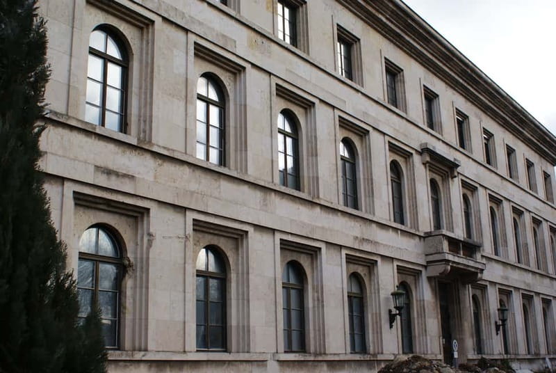 Munich and Nazi History Combination Day Tour Small Group - The return to Marienplatz and your lunch break reset