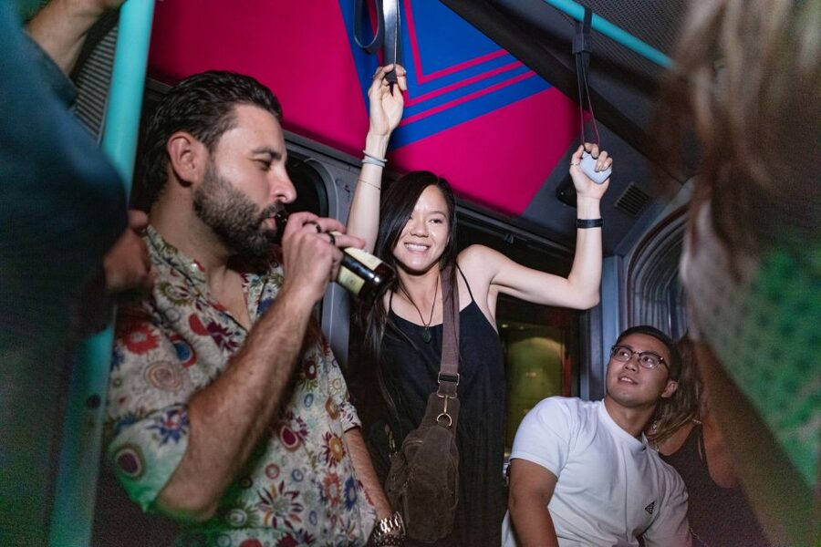 Munich: Bar and Club Crawl - Munich Nightlife in 3 Hours, Starting at Karlsplatz Stachus
