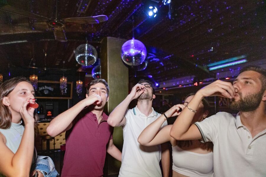 Munich: Bar and Club Crawl - Skip-the-Line Entry to 2 or 3 Venues, Plus Welcome Shots