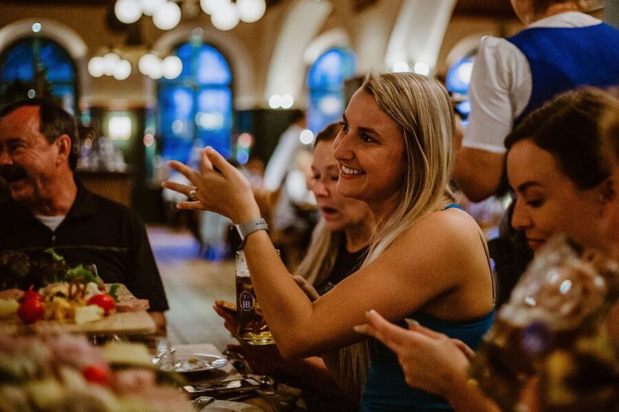 Munich: Beer and Food Tour with Dinner & Oktoberfest Museum - The beer-history walk: Hausfrauen, monasteries, and the Reinheitsgebot