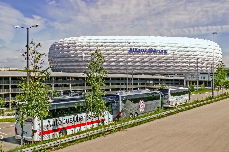 Munich: City Bus Tour & FC Bayern Munich Allianz Arena Tour - Starting at Karlsplatz (Stachus) and getting your bearings on the bus