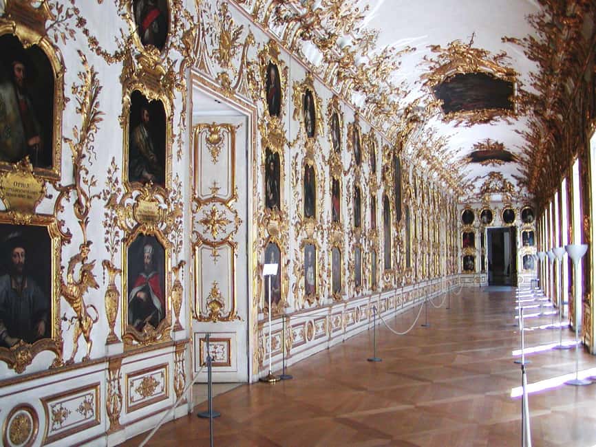 Munich: Classical Concert at the Residenz Palace - Entering the Residenz Palace, starting at the Löweneingang