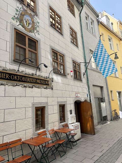Munich: Guided Food Walking Tour with Beer Tasting - Hofkunstmühle and the Last-Mill Bread Specialties