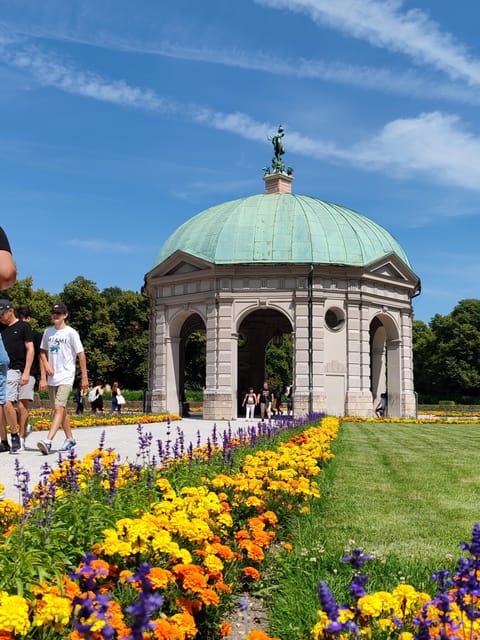 Munich: Mini Classic Bike Tour with Beer Garden Stop at 4 PM - How the riding actually feels: mostly bike paths, but you need comfort