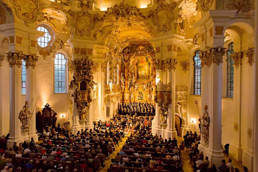 Munich: Neuschwanstein Castle Chinese Day Tour - Wieskirche guided tour: Bavaria beyond fairytales