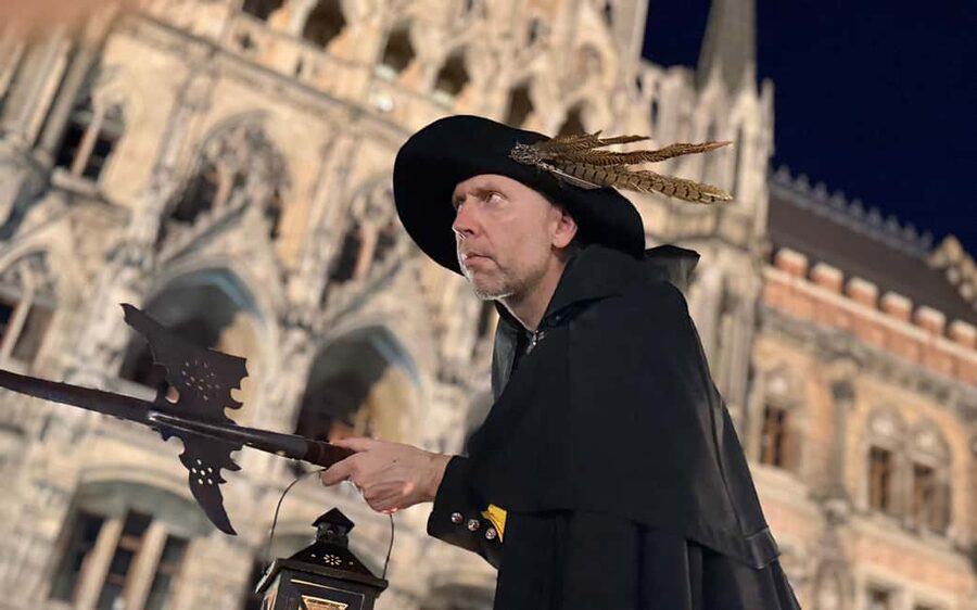 Munich: Night Watchman Tour in English - The night watchman concept: light, rules, and why the show works