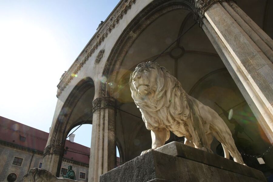 Munich: Old Town Guided Walking Tour - Following the Frauenkirche Landmark, Not Just Passing It