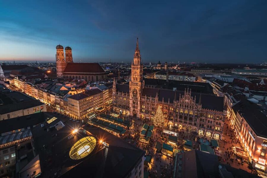 Munich Old Town - Guided Walking Tour in English - Hofbräuhaus, the Aloisius lore, and why beer is political here