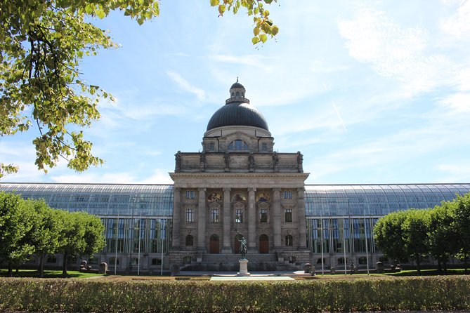 Munich: Old Town Walking Tour - Beer halls, beer for breakfast, and when the joke fits