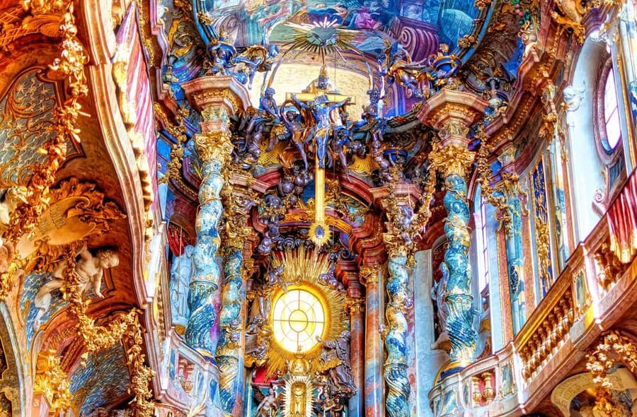 Munich: Residenz Palace and Hofgarten Skip-the-Line Tour - Guides: the real difference between seeing and understanding