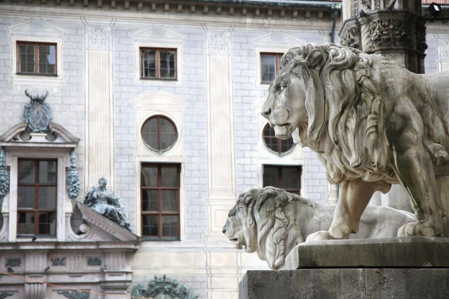 Munich: Third Reich & WWII Walking Tour - Feldherrnhalle: when attempted power turns violent