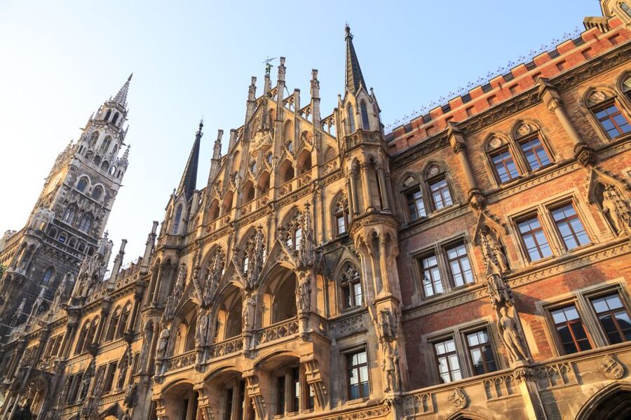 Munich: Third Reich & WWII Walking Tour - What the 2.5 hours feels like on the ground