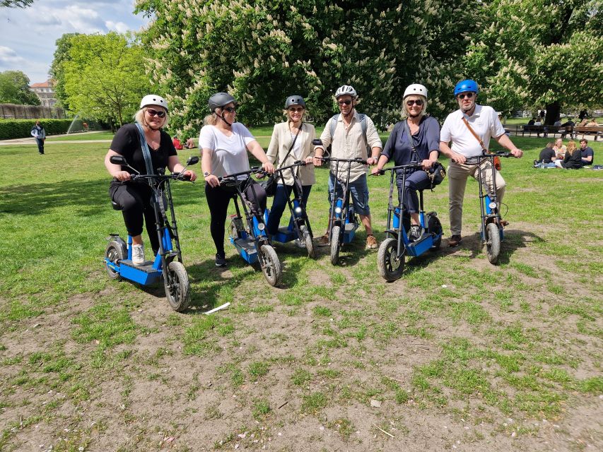 Munich: Top Sights Guided E-Scooter Tour - English Garden and Chinesischer Turm: Nature Break, Munich Style