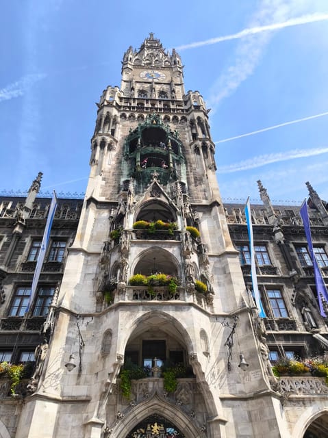 Munich: Walking tour of the old town with all your senses - Viktualienmarkt: food and drink culture with an insider lens