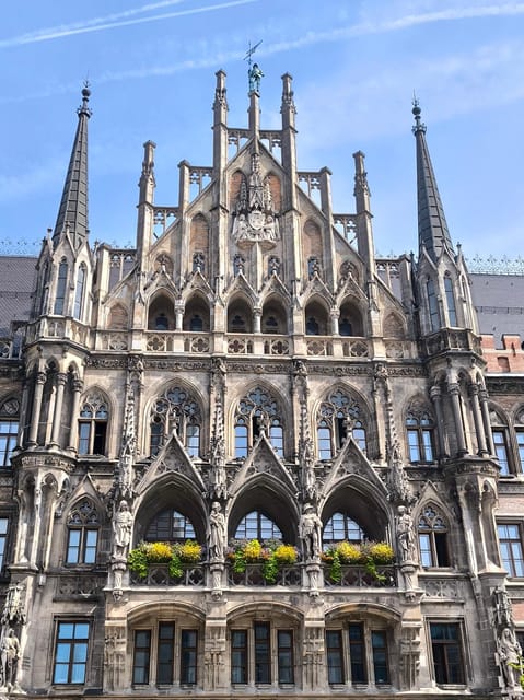 Munich: Walking tour of the old town with all your senses - Munich’s old town through the “white gold” towers
