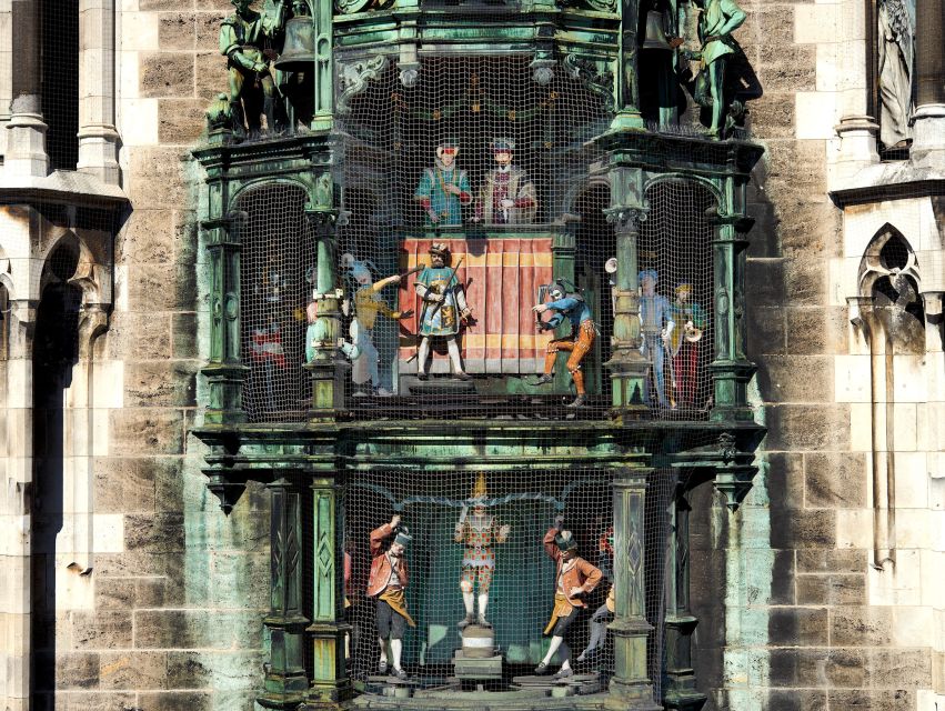 Munich: Walking Tour Old Town and Viktualienmarkt - Residenz area, Bavarian State Opera, Odeonsplatz, and Theatinerkirche
