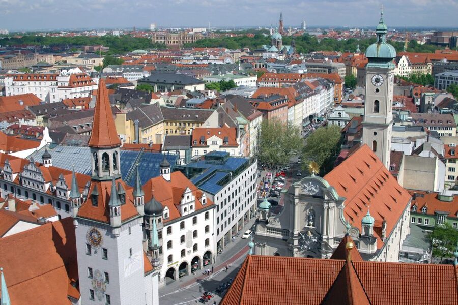 Munich: Walking Tour Old Town and Viktualienmarkt - Tour pace and what you get for about $282 per group