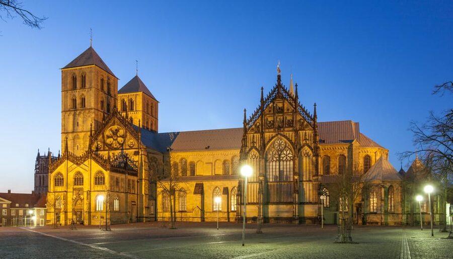 Münster: Nachtwächter-Führung (Erlebnistour) - Secret Corridors, Dark Alleys, and the Fun of Feeling Unlost