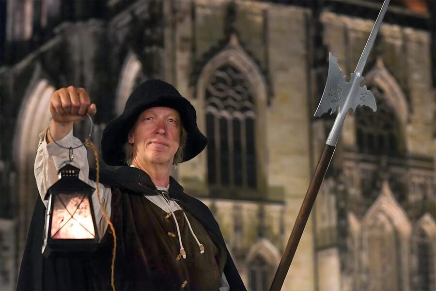 Münster: Night watchman tour through the picturesque old town by lantern light - Historic Town Hall and Prinzipalmarkt: your two anchor stops