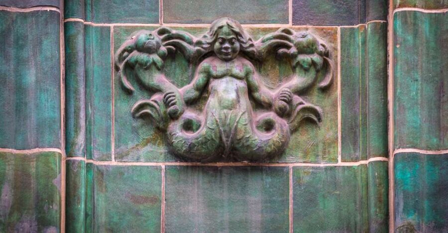 Mystical Hamburg - Walking Tour in German - Decoding Enigmatic Signs and Symbols as You Walk