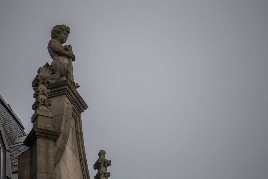 Mystical Hamburg - Walking Tour in German - The 2-Hour Pace and How the Guide Keeps You With It