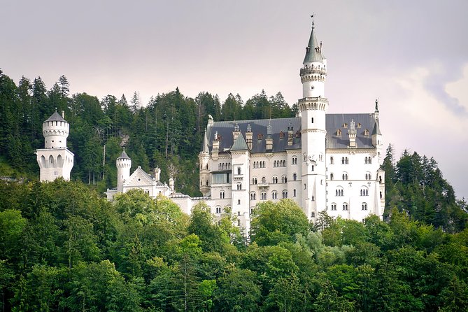 Neuschwanstein Castle and Linderhof Palace Day Trip from Munich - How the guides and audio make the castles make sense