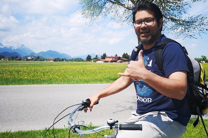 Neuschwanstein Castle by Bus Incl. Bike Ride or Hohenschwangau - Schwansee lake time, plus the big photo reset