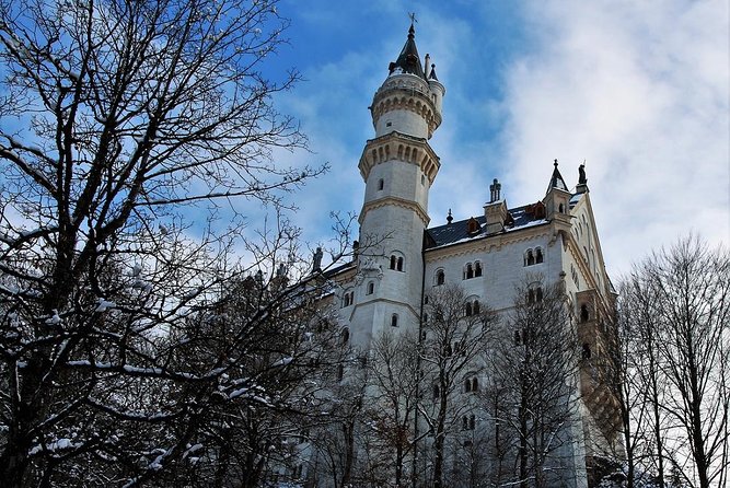 Neuschwanstein Castle, Ettal Abbey and Oberammergau Private Tour from Munich - Touring Neuschwanstein Castle inside, and what the group entry means